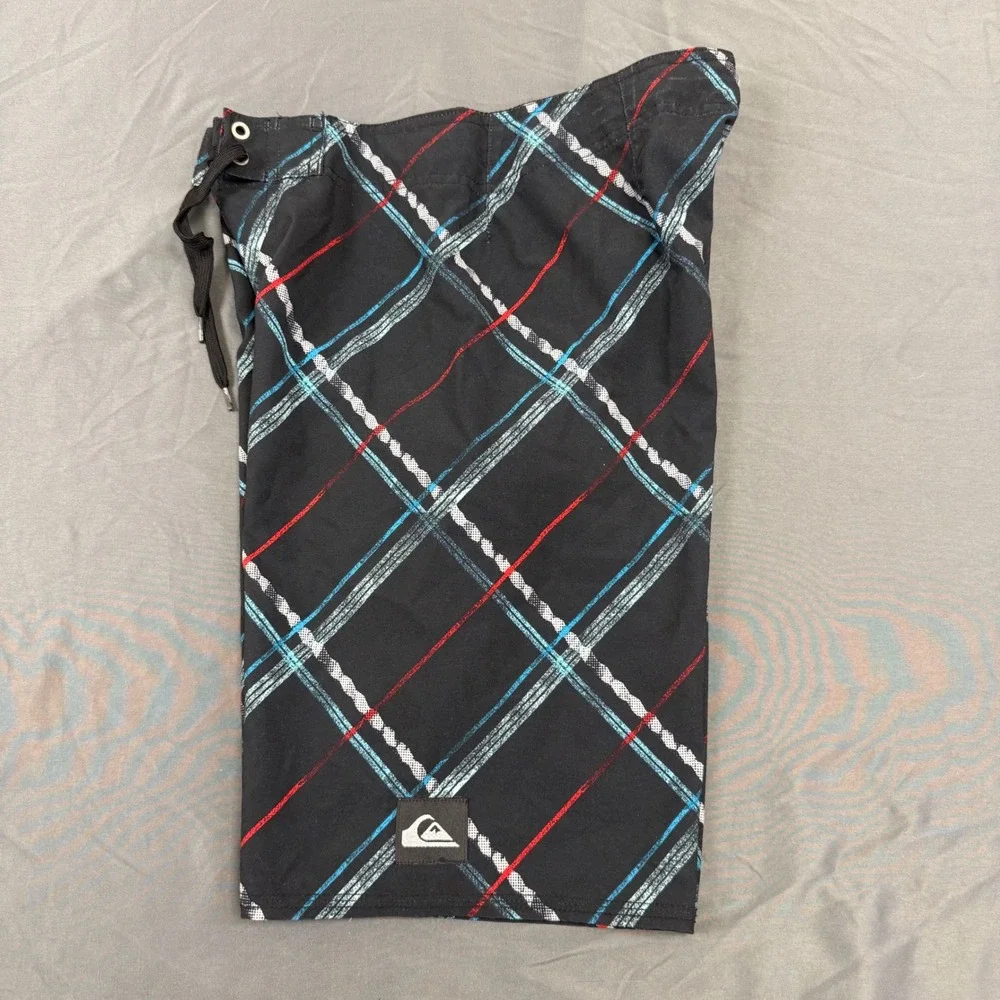 Quiksilver Boys Black Plaid Board Shorts Size‎ 12 Swim Trunks Cargo Pocket